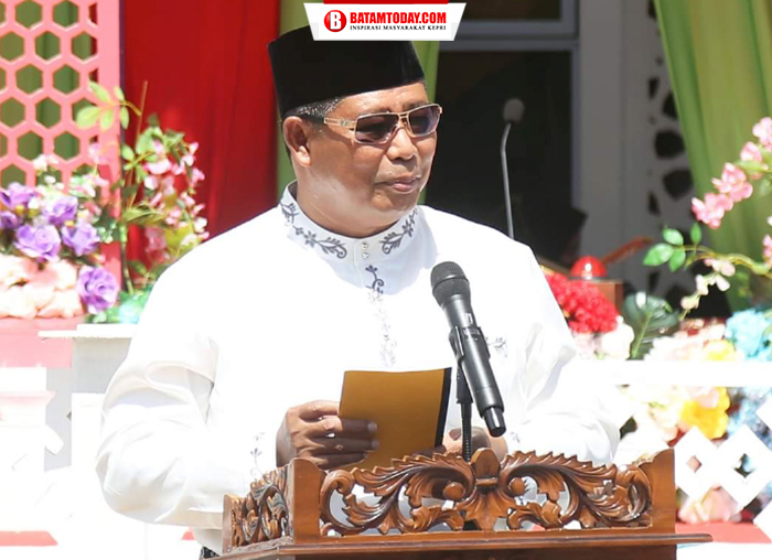 Bupati Kepulauan Anambas saat menyampaikan kata sambutan